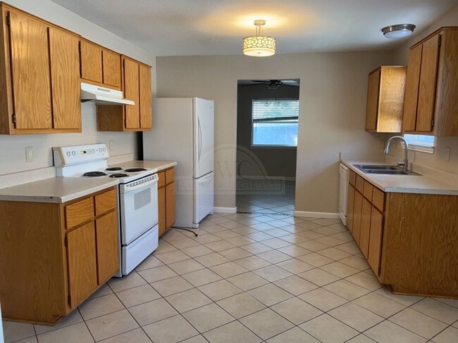 Building Photo - 4402 Breckenridge Dr