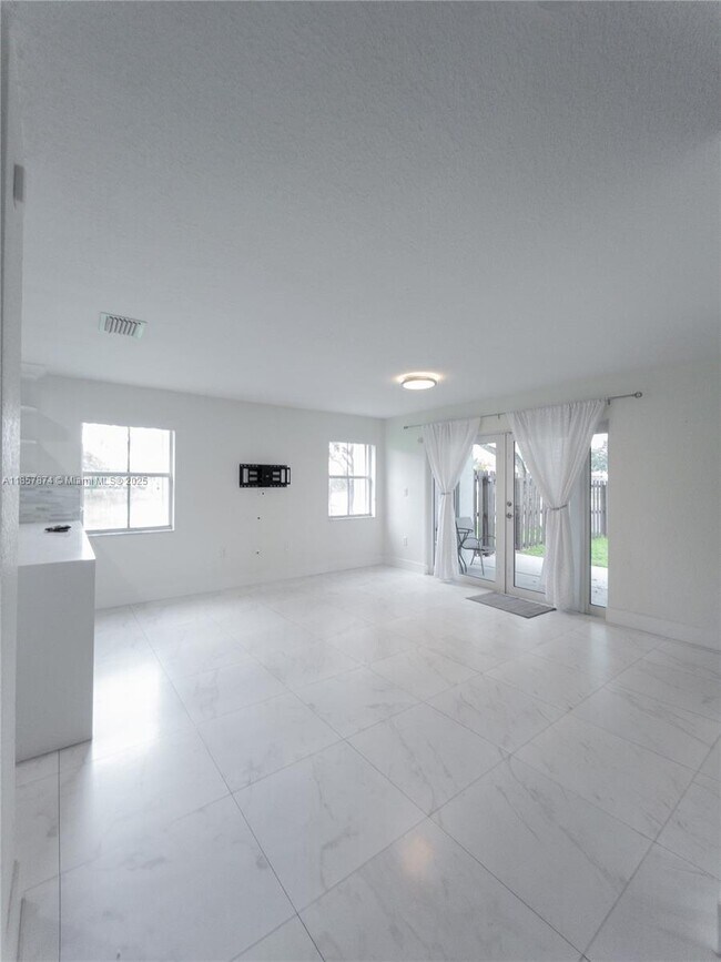Building Photo - 16449 SW 48th Terrace
