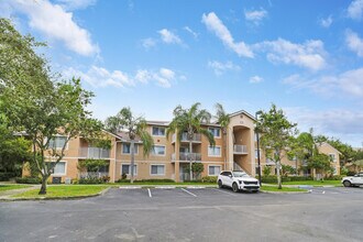 Building Photo - 171 SW Palm Dr