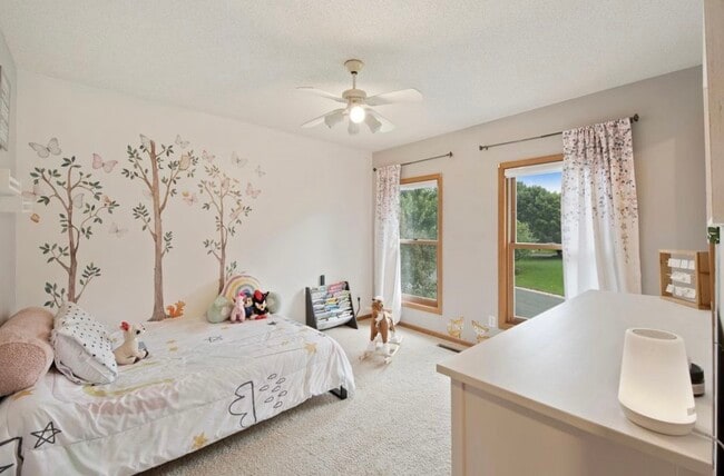 Building Photo - 1389 Camelback Dr