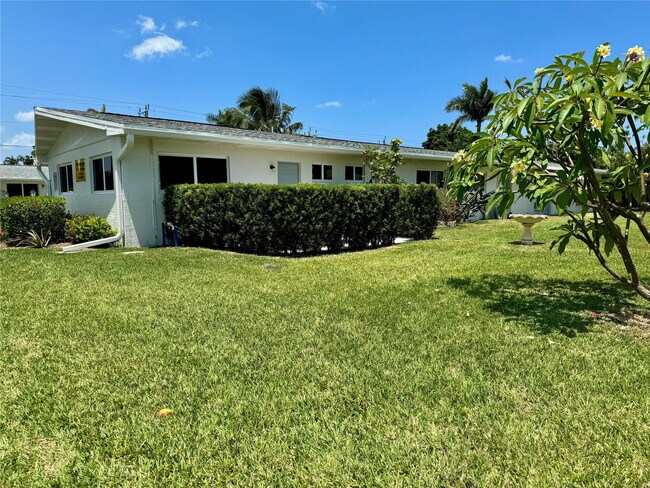 Building Photo - 120 NE 10th Ave