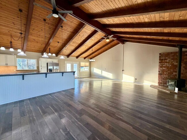 Building Photo - 3 BED 2 BATH HOME IN COTTONWOOD, CA WITH ACREAGE & $500 MOVE IN SPECIAL