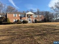 Building Photo - 4 Rolling Ridge Rd