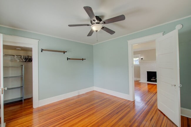 Building Photo - Charming, 3 Bed, 1 Bath Cape Cod in Granby...