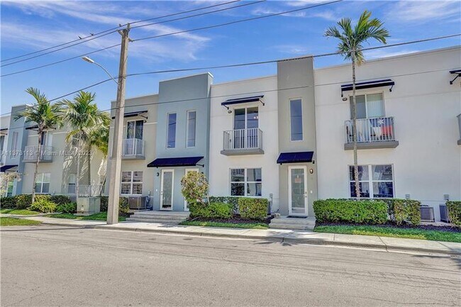 Building Photo - 400 NE 35th Ct