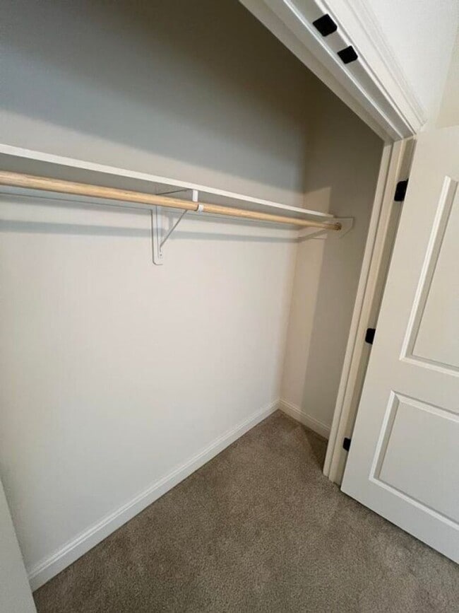 Building Photo - Trendy, 3 bedroom, 2 bath home in coveted Kenilworth Crossing Community near LSU