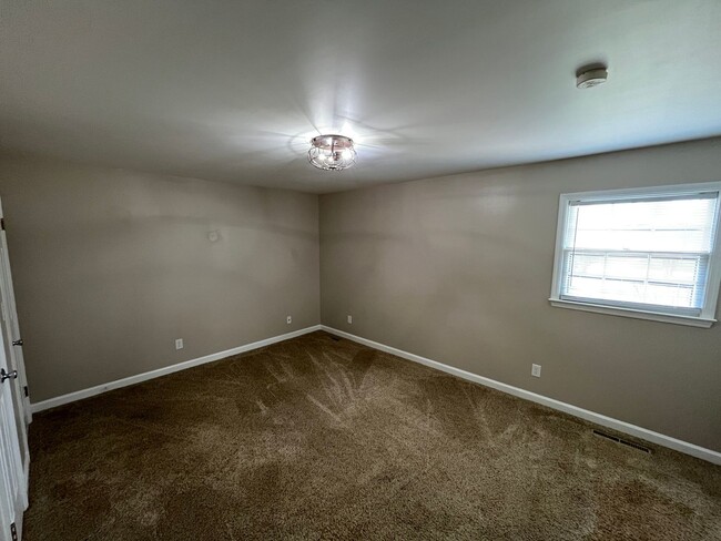 Building Photo - Incredible Location in N Davidson Co with ...