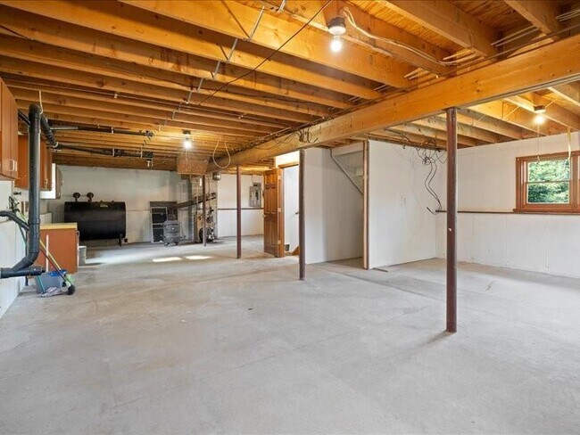 Building Photo - 79A Cucumber Hill Rd