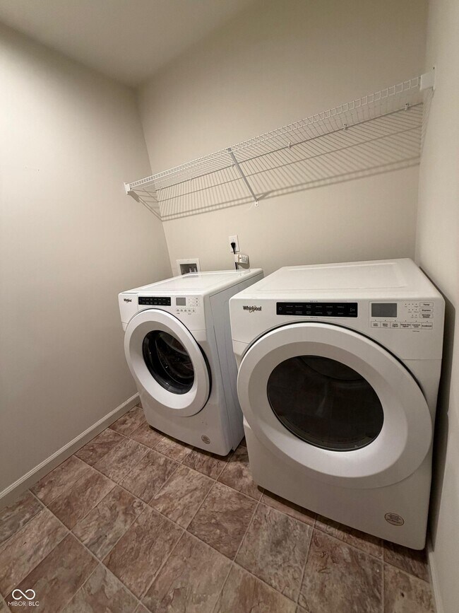 Building Photo - 15545 Westmoor Ave