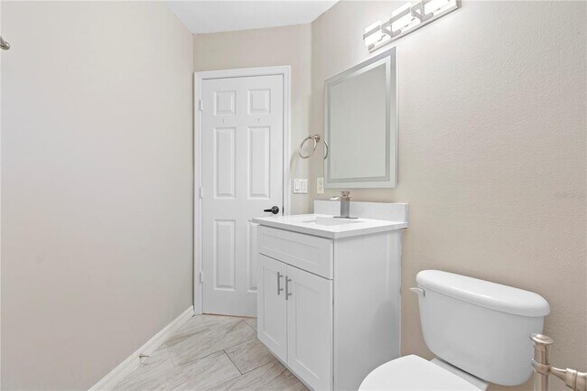 Building Photo - 9885 Montclair Cir