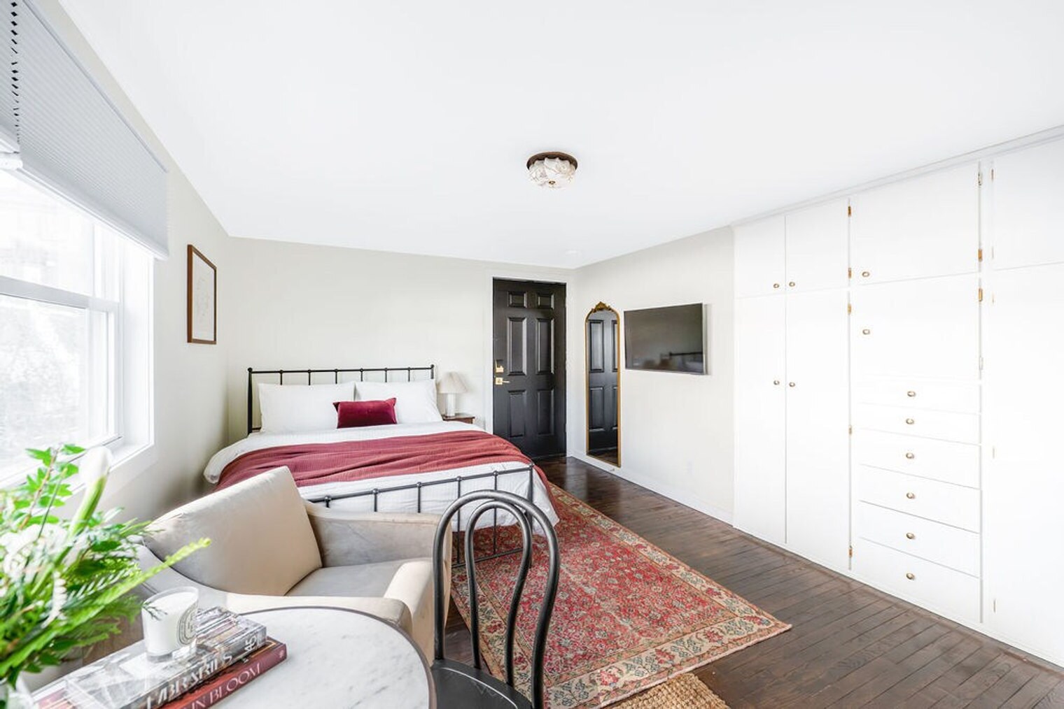 Building Photo - 200 S Henry St