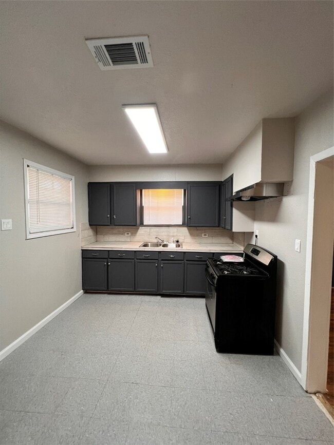 Building Photo - 2065 Lela St