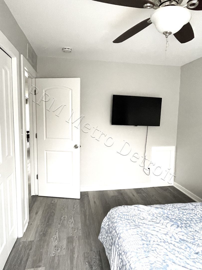 Building Photo - 22148 Dante St