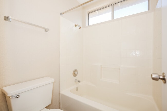 Building Photo - 1575 Bent Arrow Dr