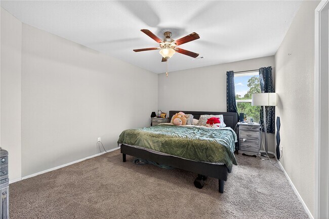 Building Photo - 967 E Sparrow Cir