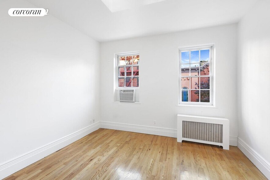 Primary Photo - 9 Clinton St