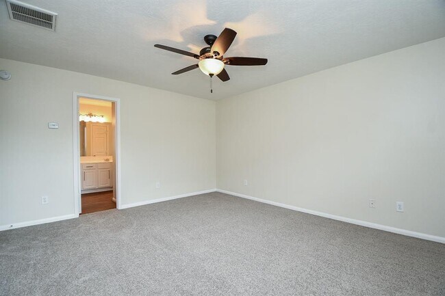 Building Photo - 1115 Eden Park Ln