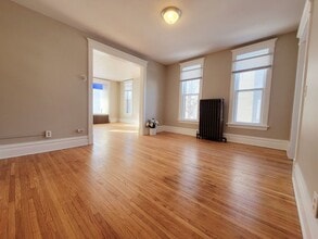 Building Photo - Large 2 Bedroom Side by Side Duplex