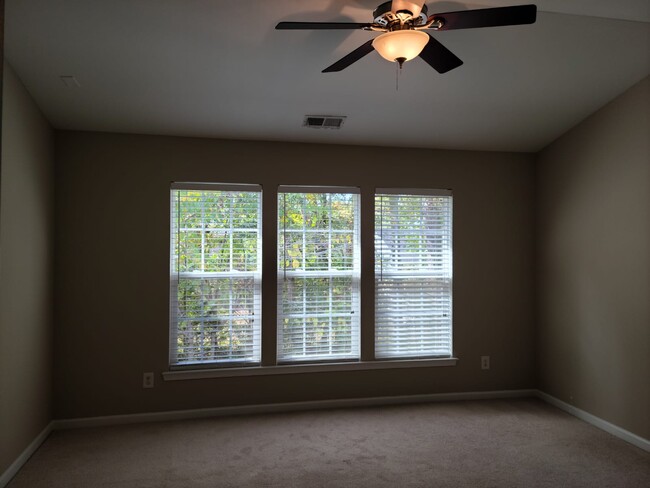 Building Photo - 10240 Blakeney Preserve Dr
