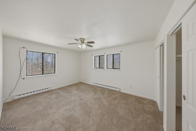 Building Photo - 15 Karen Rd