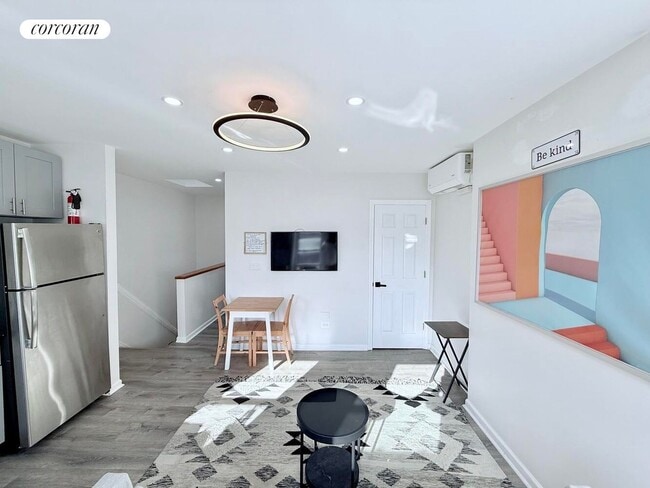 Building Photo - 716 Hancock St