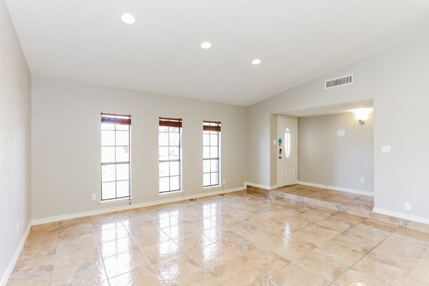 Building Photo - 6906 Forestview Dr