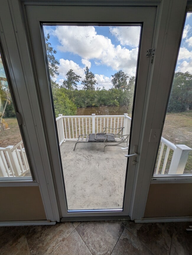 Building Photo - 718 Bunker View Dr