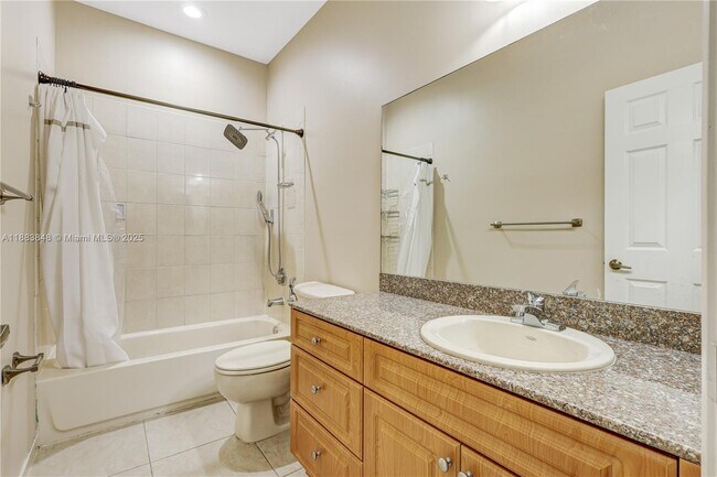 Building Photo - 7627 E Stonecreek Cir