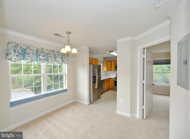 Building Photo - 511 Constellation Sq SE