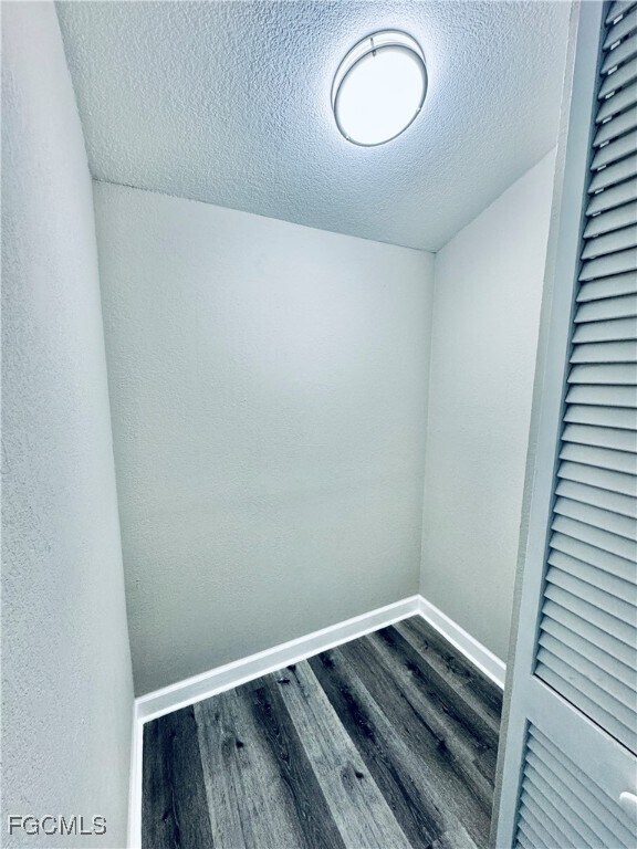 Building Photo - 4641 SW Santa Barbara Pl