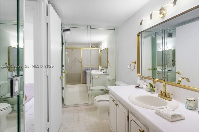 Building Photo - 1849 S Ocean Dr