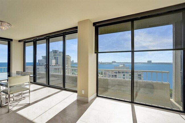 Building Photo - 5510 N Ocean Dr