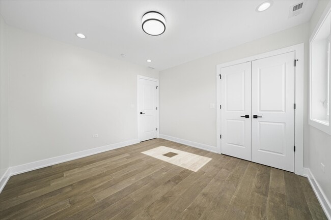 Building Photo - 4222 N Bernard St