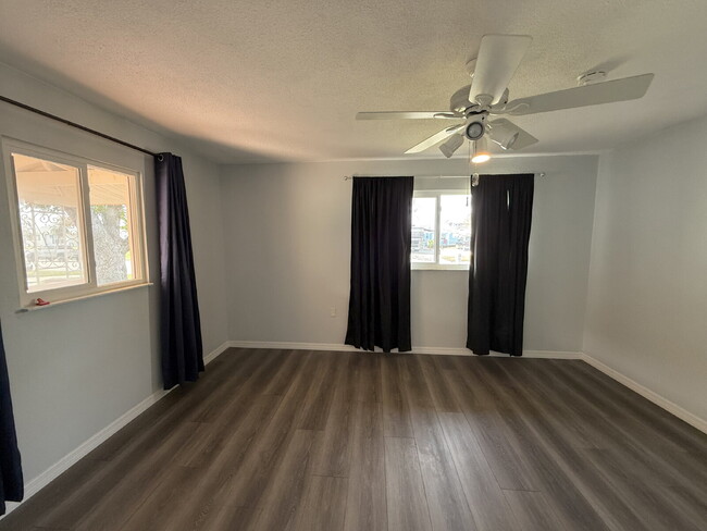Building Photo - Remodeled Waterfront Home in Gulf Harbors