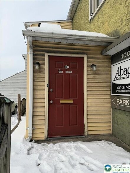 Building Photo - 100 W Main St