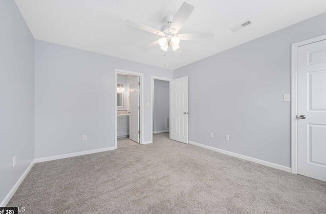 Building Photo - Now Available | 2 Bedroom 2.5 Bath | Bristol, TN