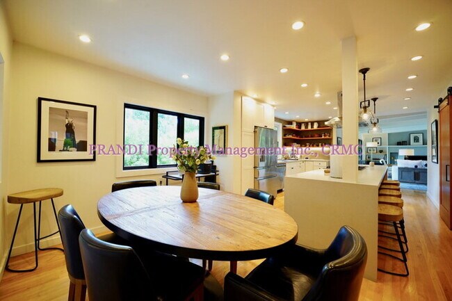 Building Photo - 22 Madrone Ct