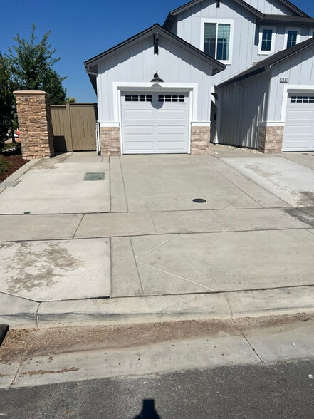 Building Photo - 1001 Wadsworth Dr