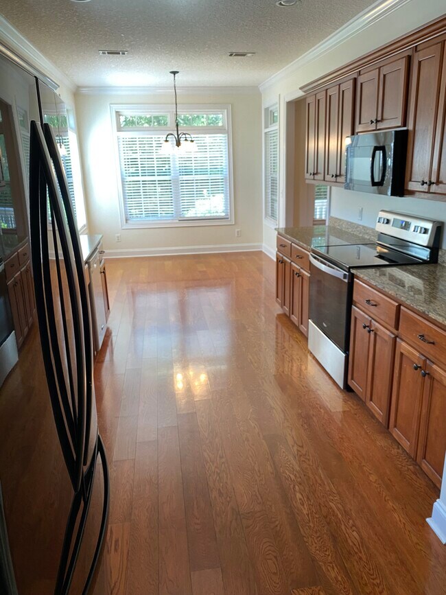 Building Photo - 56 Greyfield Dr