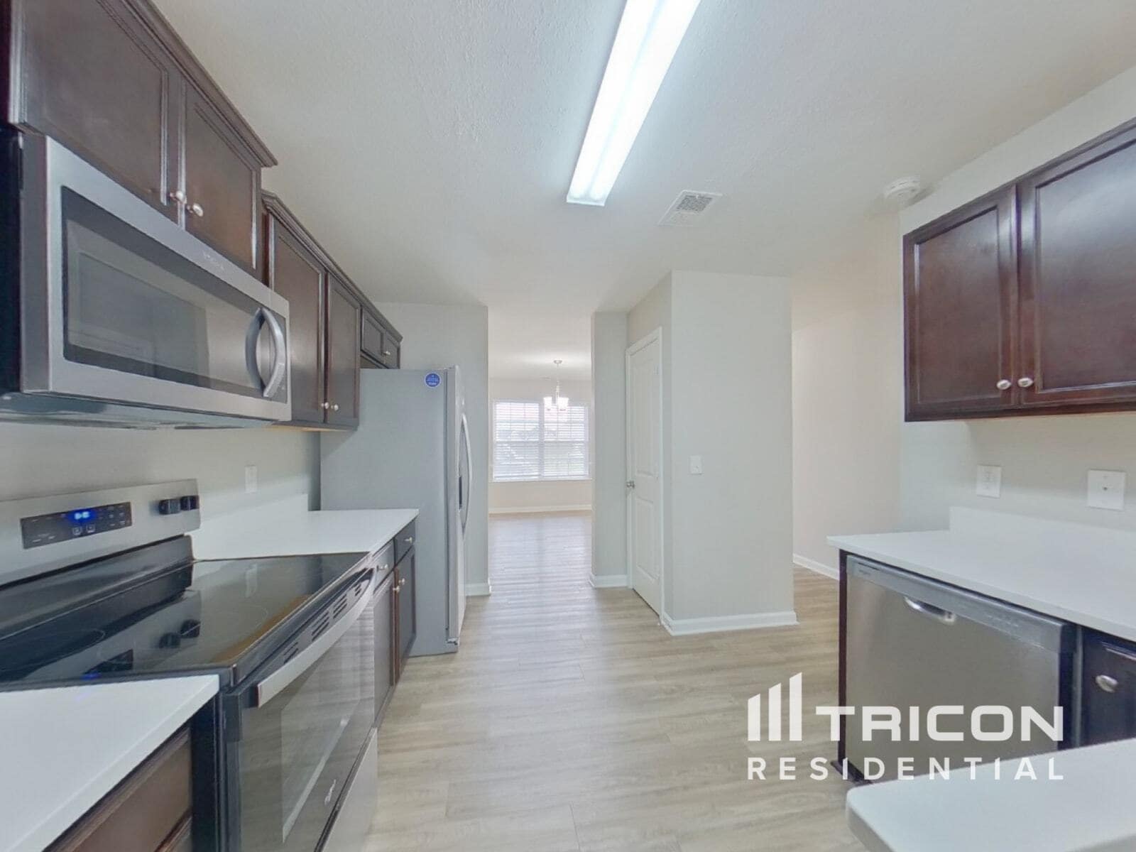 Building Photo - 750 Chariot Way