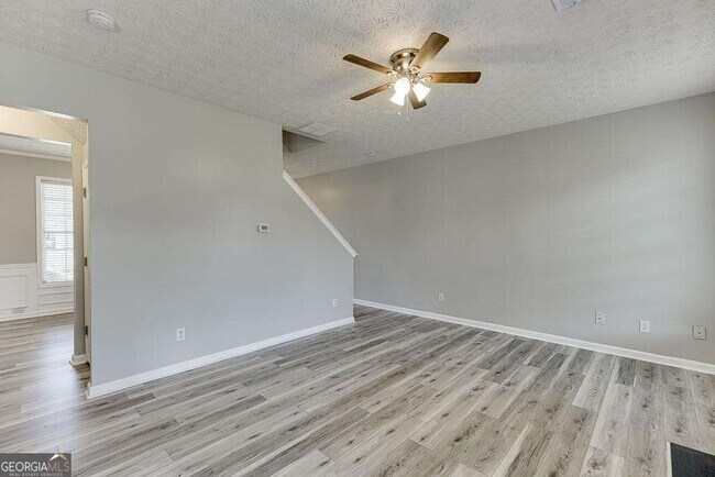 Building Photo - 678 Clairidge Elm Trail SW