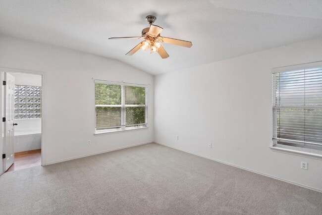 Building Photo - 10520 Fosseway Dr