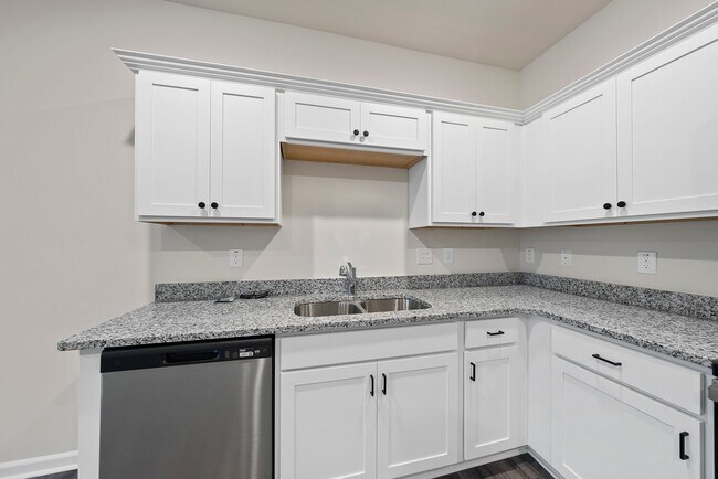 Building Photo - 2058 Gln Xing Dr