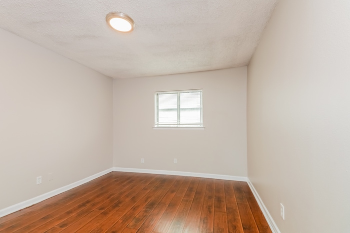 Building Photo - 6205 Magnolia Ln