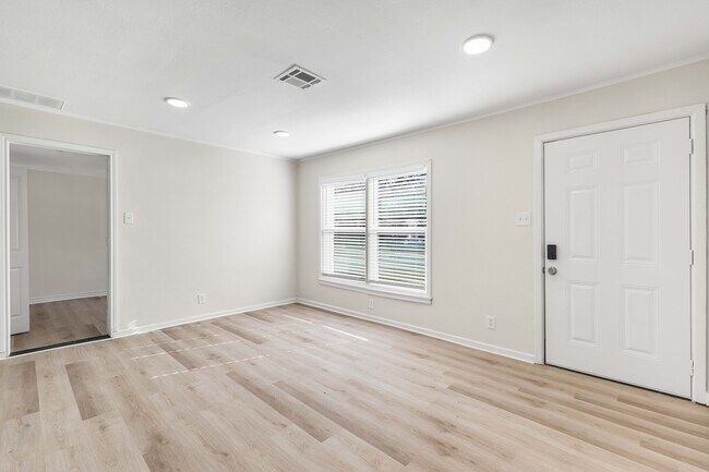 Building Photo - 3817 Lasker Ave