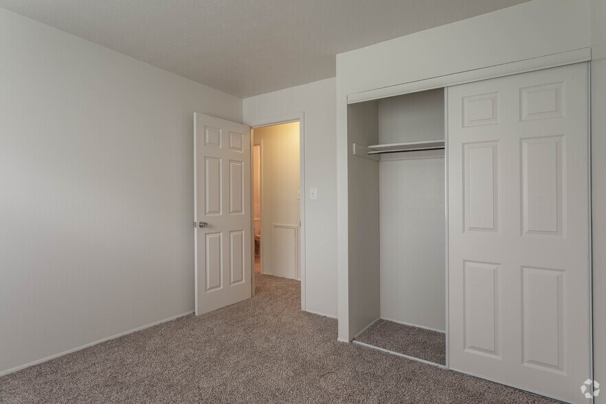 Mystic Creek Apartments 63406350 Stumph Rd Parma Heights OH 44130