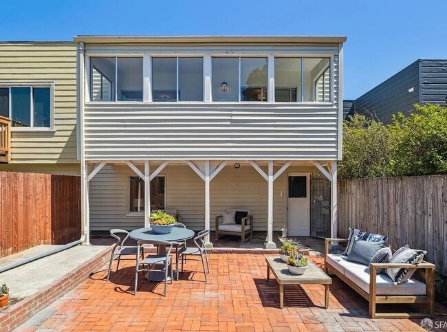 Building Photo - 845 44th Ave