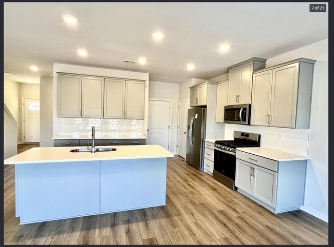 Building Photo - 42 Four Leaf Dr