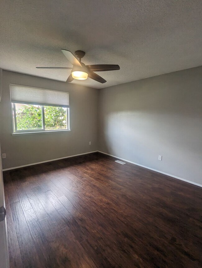 Building Photo - Central Kitsap Home in Prime Location