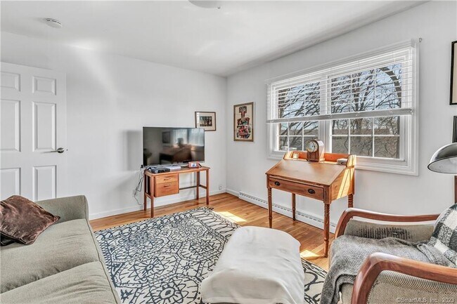 Building Photo - 245 Unquowa Rd